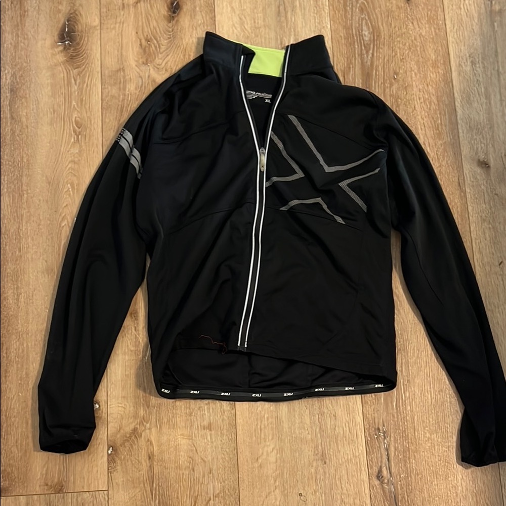 2XU Black and Gray Performance Jacket
